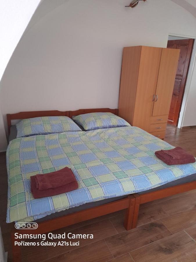 Appartement Kojan à Jílovice Extérieur photo