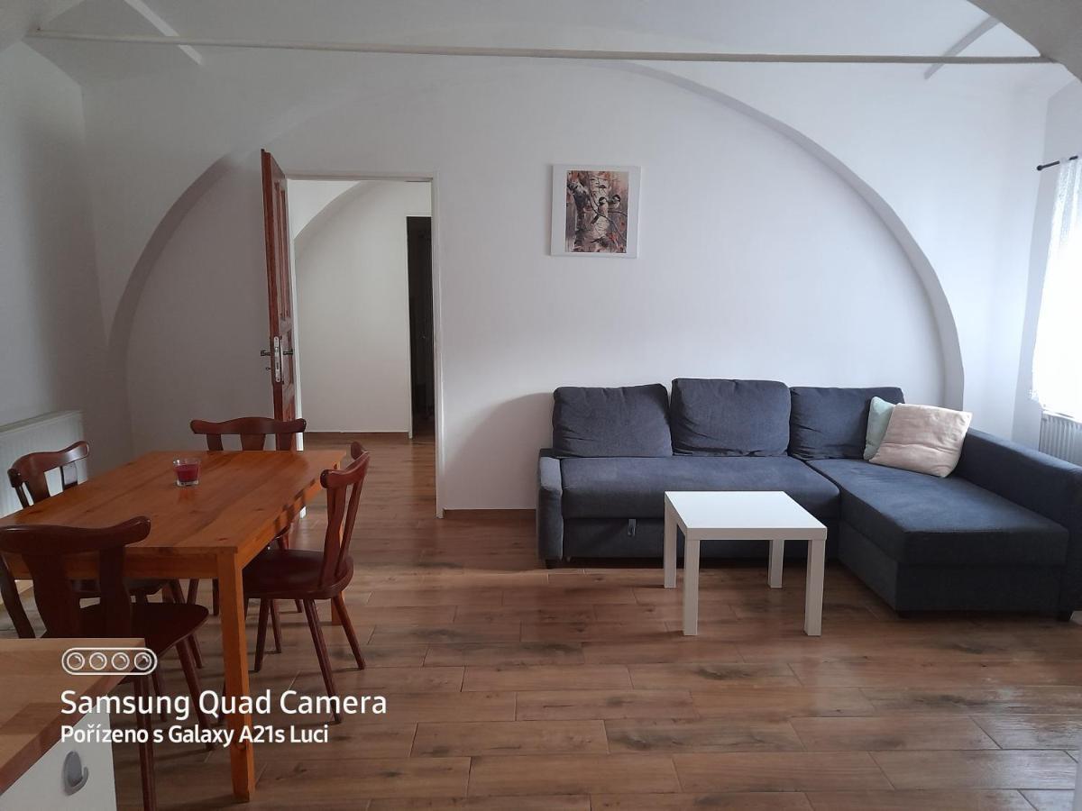 Appartement Kojan à Jílovice Extérieur photo