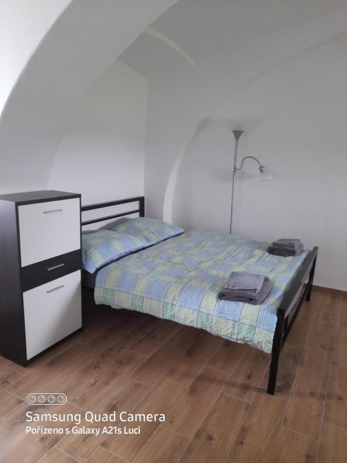 Appartement Kojan à Jílovice Extérieur photo